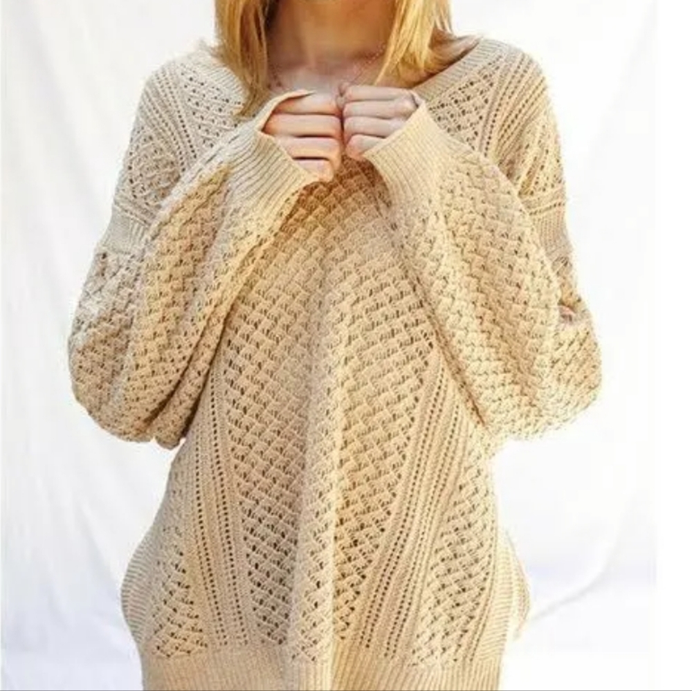 Women's Lightweight V Neck Beige Sweater - Picture 5 of 5
